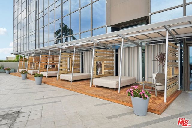 1100 Wilshire Boulevard, Los Angeles CA: https://media.crmls.org/mediaz/97b373a5-c8bf-44f8-a74f-75027dd84c78.jpg