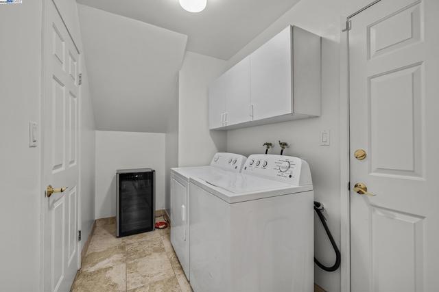 3641 Shenandoah Ct, Pleasanton CA: https://media.crmls.org/mediaz/97b3802f-f64d-4221-a16e-e3c94cf335ee.jpg