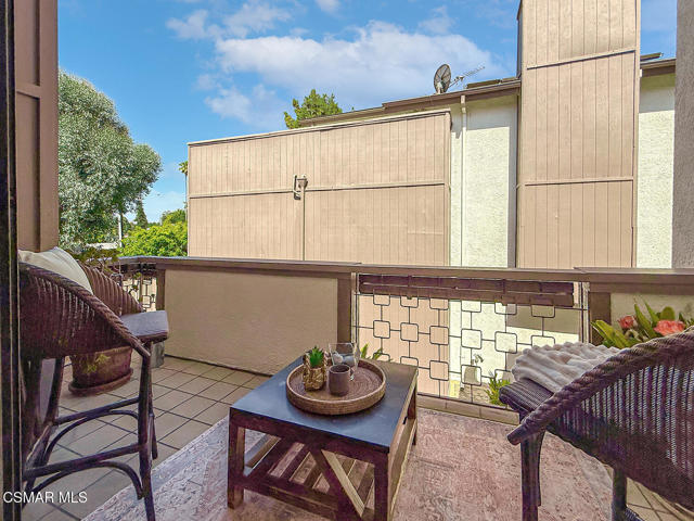 16030 Moorpark Street, Encino CA: https://media.crmls.org/mediaz/97b4344c-0211-4798-a291-32b482c87699.jpg