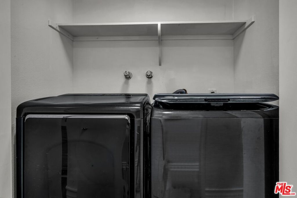 https://media.crmls.org/mediaz/97b4de63-fc8a-437b-8d80-fdae606ae7f5.jpg?preset=X-Large