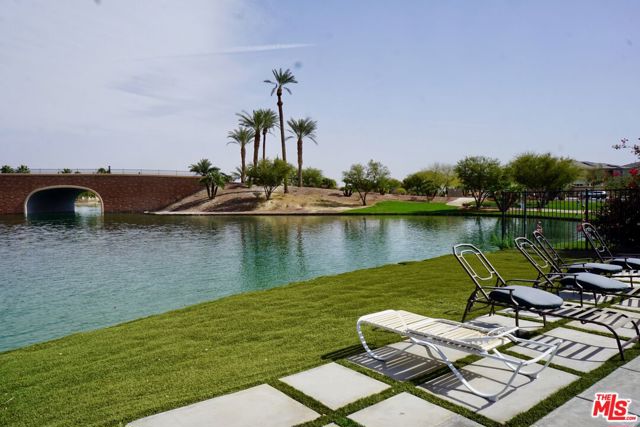 84330 Tramonto Way, Indio CA: https://media.crmls.org/mediaz/97b4f96c-79ec-4489-a549-2026b266effc.jpg