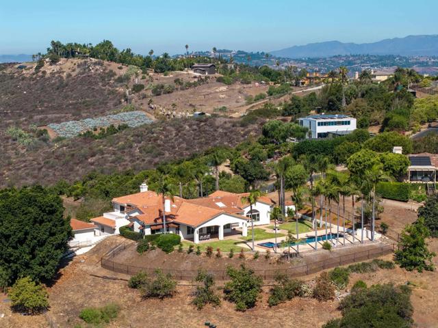 30343 Calle La Reina, Bonsall CA: https://media.crmls.org/mediaz/97b50427-1d0e-42a0-9d69-2e395d9eb1fc.jpg