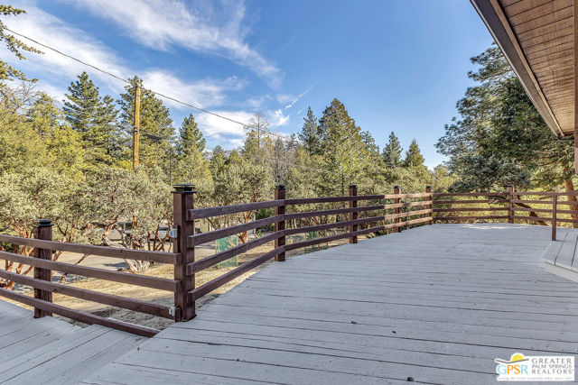25181 Gail Drive, Idyllwild CA: https://media.crmls.org/mediaz/97b55e28-1f15-4e7f-8344-07da5218260a.jpg