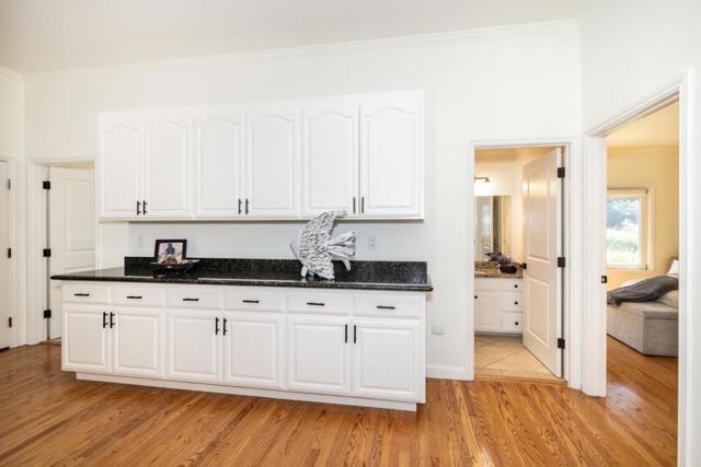 75 Eugenia Way, Hillsborough CA: https://media.crmls.org/mediaz/97b57340-2acf-4583-84cf-a5c43c40c244.jpg