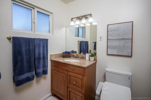 850 Coronado Ave, Coronado CA: https://media.crmls.org/mediaz/97b5bc45-2620-4513-a478-02c9dd0ede27.jpg