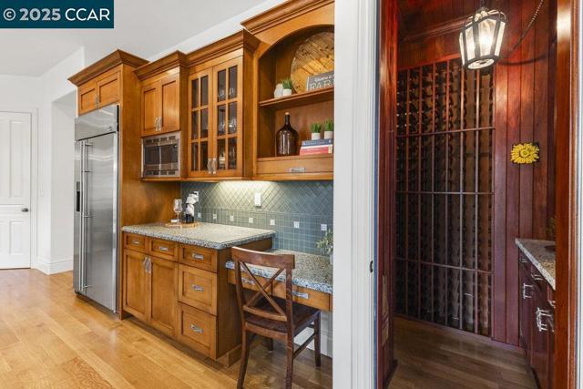 21 Meadow Lake Dr, Danville CA: https://media.crmls.org/mediaz/97b6a713-f5e2-49c6-8fb6-3e9af15c89d9.jpg