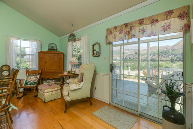 1480 Magnolia Drive, Santa Paula CA: https://media.crmls.org/mediaz/97b71838-1b7a-4e63-83bc-0aea960a1cb3.jpg