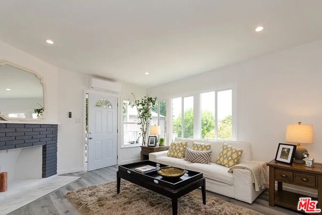 11485 Cumpston Street, North Hollywood CA: https://media.crmls.org/mediaz/97b73f96-ab8d-4547-8050-1ffbfeb12167.jpg