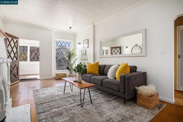 159 Ney Street, San Francisco CA: https://media.crmls.org/mediaz/97b7413a-4e41-446d-840f-d18b087dc78d.jpg