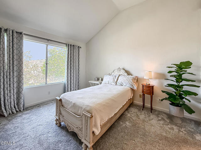 5965 Paseo Encantada, Camarillo CA: https://media.crmls.org/mediaz/97b74fd4-b0b2-48b0-aa65-94fb82ae8804.jpg