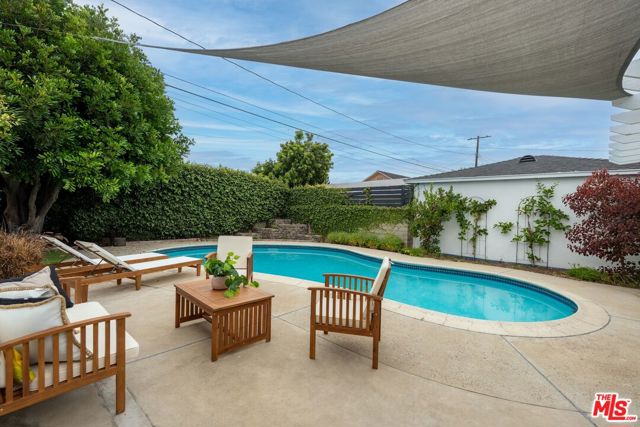 6460 W 84th Street, Los Angeles CA: https://media.crmls.org/mediaz/97b7cab5-8940-4620-8332-ba00c1f99d8a.jpg
