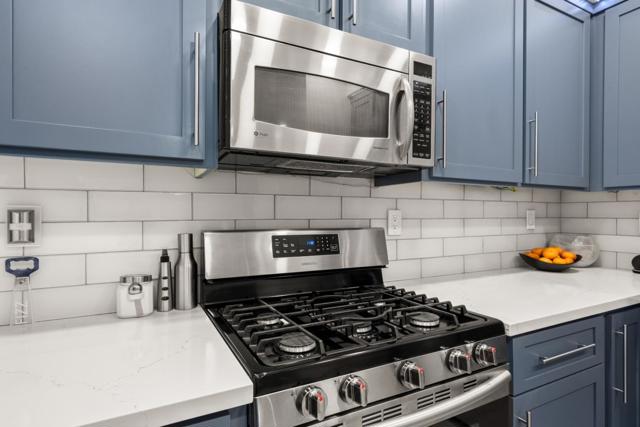 2372 Donner Pass Avenue, Sacramento CA: https://media.crmls.org/mediaz/97b8c8ff-0fdd-4c55-88af-477eb679c27f.jpg