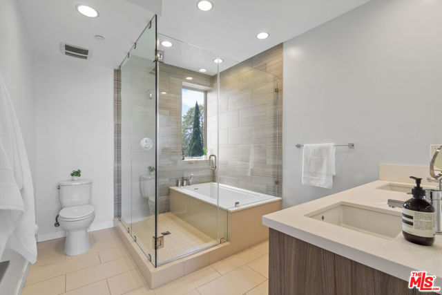 944 N Stanley Avenue, West Hollywood CA: https://media.crmls.org/mediaz/97ba35db-c835-4bf5-8b7f-499058d7c0b5.jpg