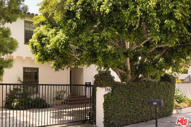 306 AMALFI Drive photo 2