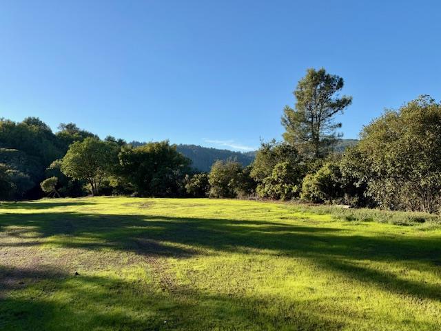7175 Redwood Retreat Road, Gilroy CA: https://media.crmls.org/mediaz/97bb37ee-4a08-476f-a3f3-40db84aab624.jpg