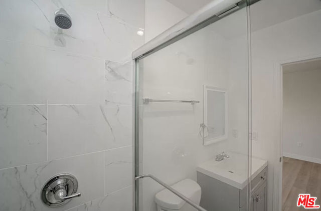 204 E 29th Street, Los Angeles CA: https://media.crmls.org/mediaz/97bb9c99-ab7f-495b-940a-88feb5e28e75.jpg