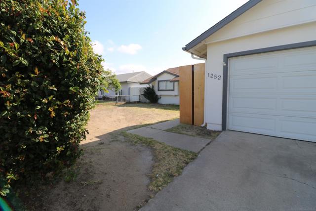 1252 Fourth Ave, Chula Vista CA: https://media.crmls.org/mediaz/97bbad1a-d0c9-4c45-adb1-eea93eebd82c.jpg