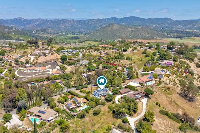 20809 Viento Valle, Escondido CA: https://media.crmls.org/mediaz/97bbeb04-6e12-464f-ab7b-484ff94b596d.jpg
