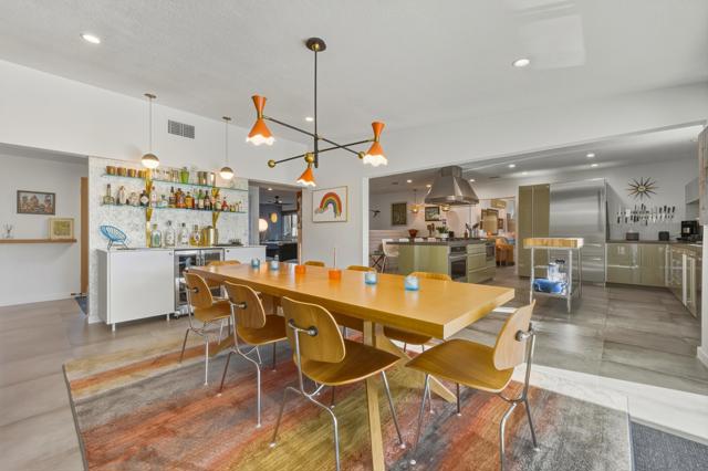 5337 E Lakeside Drive, Palm Springs CA: https://media.crmls.org/mediaz/97bd2b49-6167-48ac-bba3-0ccf692af3e6.jpg