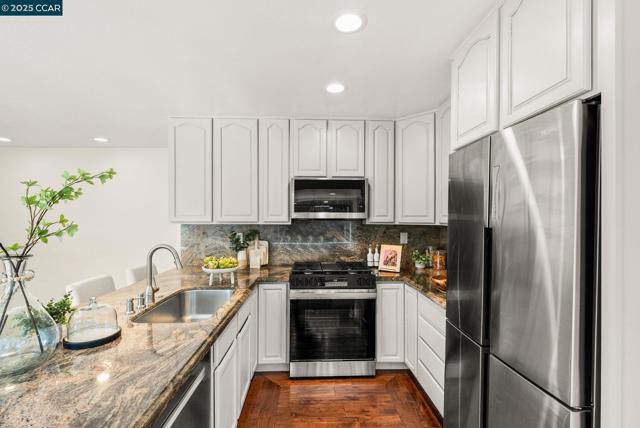 1925 Burnside Ct, Concord CA: https://media.crmls.org/mediaz/97bde1fe-d0a4-4b94-8d31-cca8407169a3.jpg