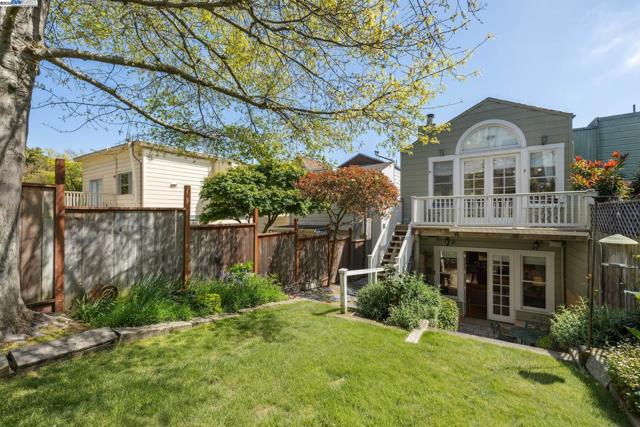 2070 Bush St, San Francisco CA: https://media.crmls.org/mediaz/97be307e-7416-4125-bec7-390a6419684c.jpg