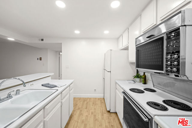 10535 Wilshire Boulevard, Los Angeles CA: https://media.crmls.org/mediaz/97be31bc-3fcc-4727-b404-a11106828895.jpg