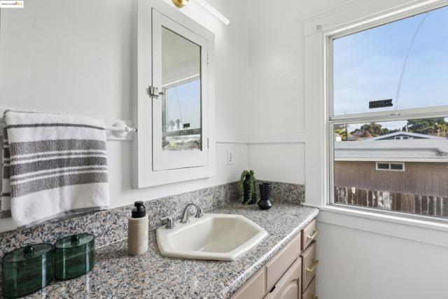 3064 E 15Th St, Oakland CA: https://media.crmls.org/mediaz/97be8a9d-6424-4abf-9c61-4085c4c2d681.jpg