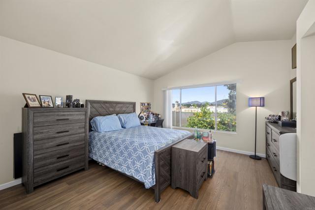 845 RIDGEWATER DR, Chula Vista CA: https://media.crmls.org/mediaz/97bf0ee1-0f6e-4715-9716-1b8d0a3acb50.jpg