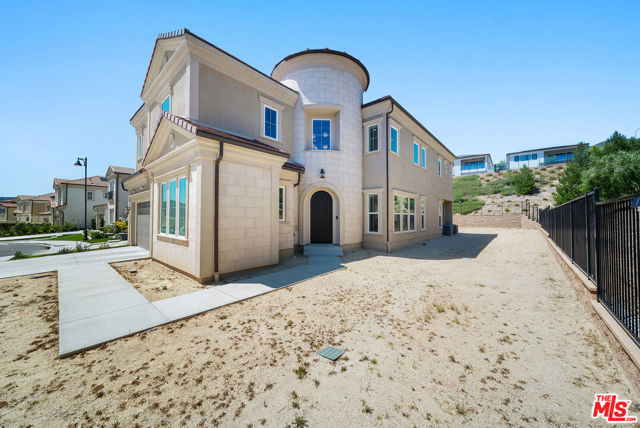 20517 W Deer Grass Court, Porter Ranch CA: https://media.crmls.org/mediaz/97bf5509-b1b6-4456-9229-ffe5185b2114.jpg