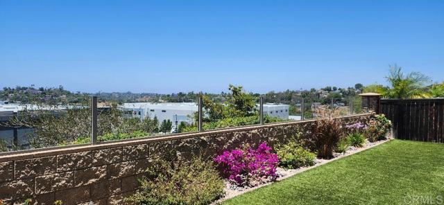874 Via La Venta, San Marcos CA: https://media.crmls.org/mediaz/97bfaf79-a864-440a-aeff-502216b4031a.jpg