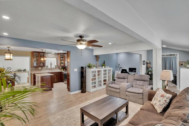 Image 5 of 58 For 44673 Holtville Avenue