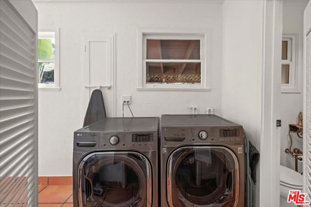 6119 Del Valle Drive, Los Angeles CA: https://media.crmls.org/mediaz/97c02f57-059b-4741-8996-ef6d3a98b460.jpg