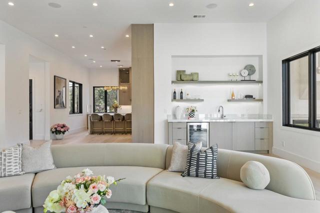 18071 Saratoga Los Gatos Road, Monte Sereno CA: https://media.crmls.org/mediaz/97c03b3a-22dc-4876-9ac5-d20c8ea23fa4.jpg