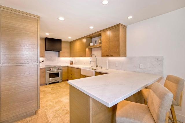 515 S Sierra Ave, Solana Beach CA: https://media.crmls.org/mediaz/97c04287-9b33-40c0-a17a-fc9b627c9a84.jpg