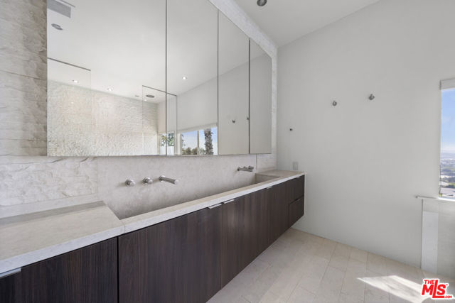 3625 Lowry Road, Los Angeles CA: https://media.crmls.org/mediaz/97c08d49-3202-4678-a692-532e0df8fc16.jpg