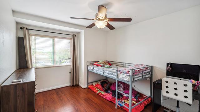 27468 Rosebay Ct, Temecula CA: https://media.crmls.org/mediaz/97c17300-55cb-4586-b423-4c7a37ada942.jpg