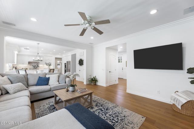3306 Rising Star Avenue, Simi Valley CA: https://media.crmls.org/mediaz/97c20ca1-e163-4580-9d49-3859d21413d4.jpg