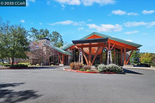 3711 Terra Granada, Walnut Creek CA: https://media.crmls.org/mediaz/97c27774-6b1e-4cc6-86db-7169559eda48.jpg