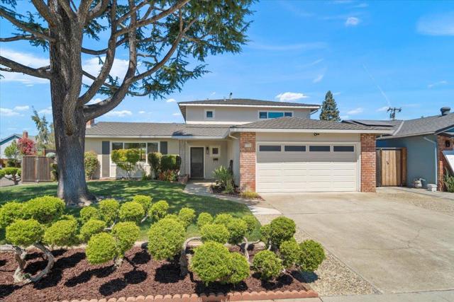 1585 Inverness Circle, San Jose CA: https://media.crmls.org/mediaz/97c3ec60-8d16-4f1e-865f-bf3f7a7da090.jpg
