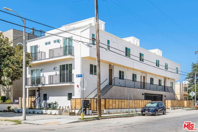 11241 W Morrison Street, North Hollywood CA: https://media.crmls.org/mediaz/97c3fb04-9542-4246-934f-3d1669d6b5d2.jpg