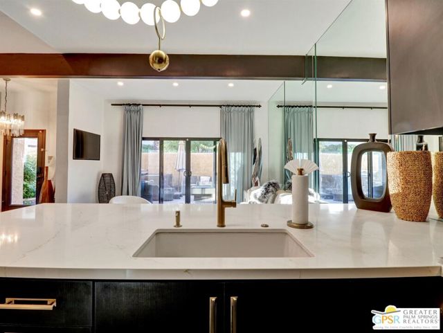 73429 Foxtail Lane, Palm Desert CA: https://media.crmls.org/mediaz/97c41ae8-dd5f-4551-8ab5-1b5955181e8a.jpg