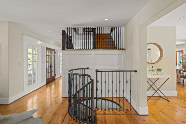 1353 Edgewood Road, Redwood City CA: https://media.crmls.org/mediaz/97c4a4bf-683c-4488-ab73-e399a6651576.jpg