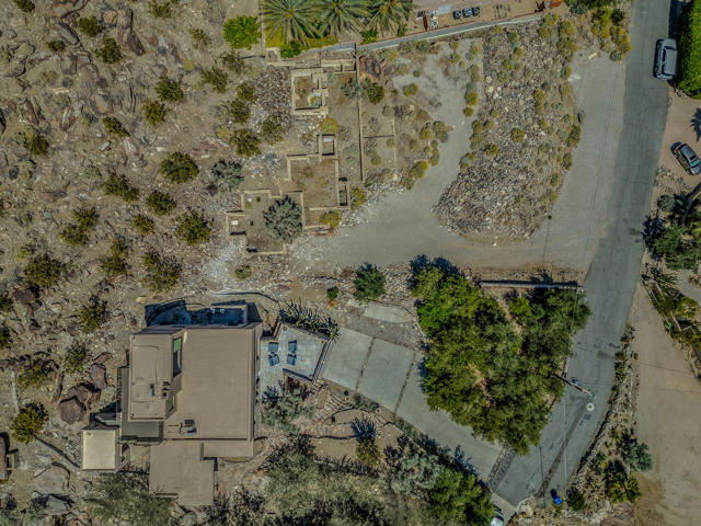 1821 Crestview Drive, Palm Springs CA: https://media.crmls.org/mediaz/97c4b77d-a694-4c21-ad50-9850d1ef086e.jpg