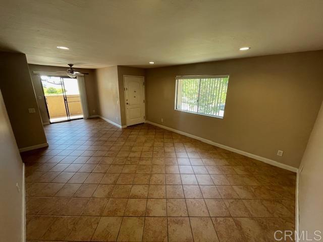 3796 San Ramon Dr, Oceanside CA: https://media.crmls.org/mediaz/97c51716-a104-44a3-a3ed-8f9827dd8973.jpg