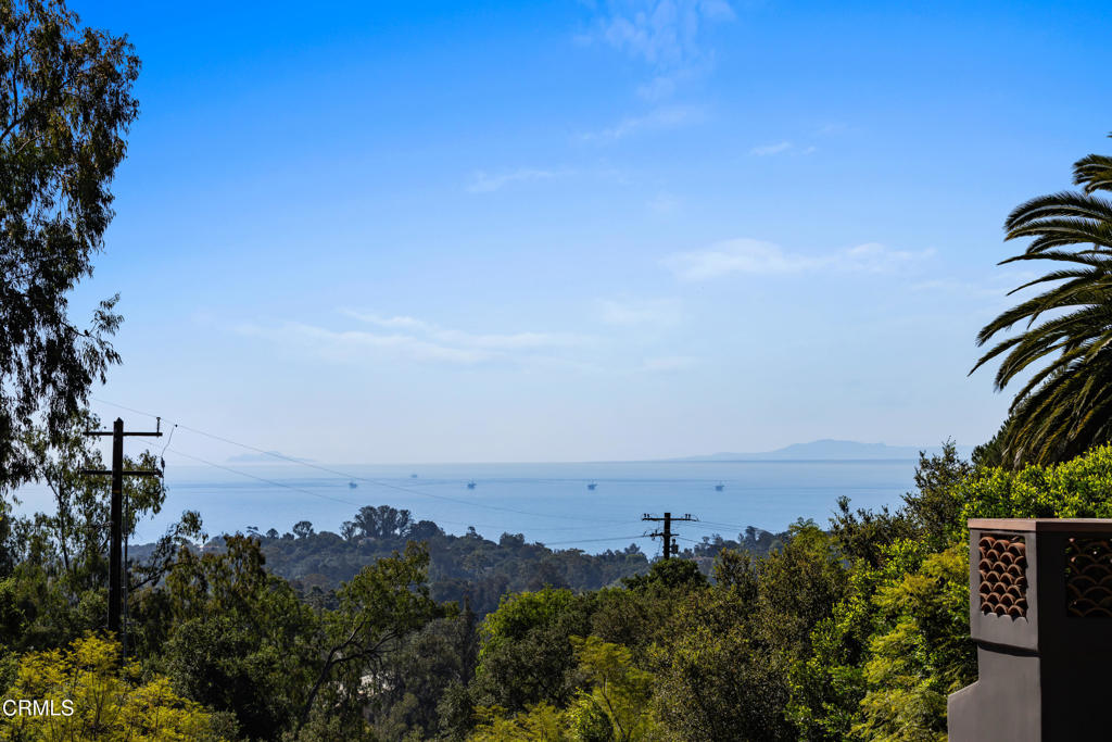 https://media.crmls.org/mediaz/97c65b2b-ea3b-4fdd-a731-85f984f62cdb.jpg?preset=X-Large