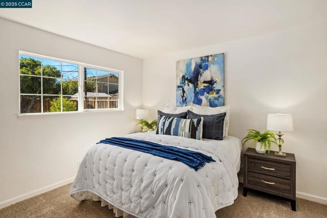 1950 Emerald St, Concord CA: https://media.crmls.org/mediaz/97c69106-f0a1-46f9-bed4-5f33b109305c.jpg