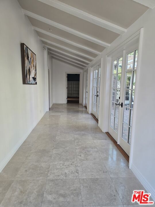 2005 Chilton Drive, Glendale CA: https://media.crmls.org/mediaz/97c6c83f-9c04-462b-b4a6-41506283bc5b.jpg