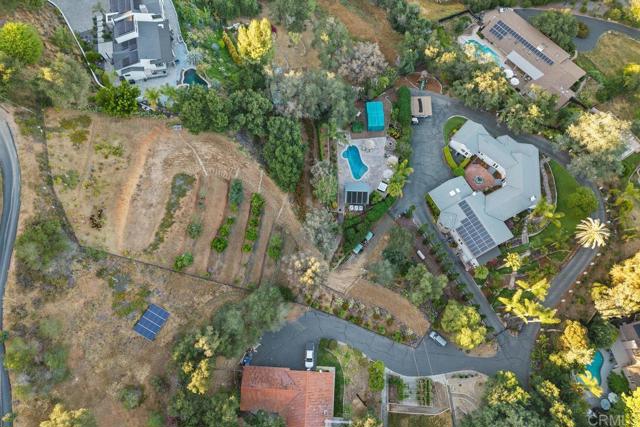 713 Quiet Hills Farm Road, Escondido CA: https://media.crmls.org/mediaz/97c6cda1-115f-4b9b-9b17-e9ed88b93e0f.jpg