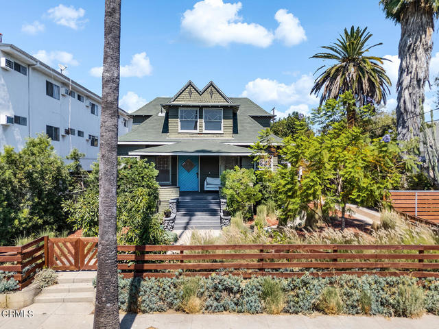 135 S Ave 53, Highland Park CA: https://media.crmls.org/mediaz/97c75fa5-817b-45ad-b18d-d435f7c7004d.jpg
