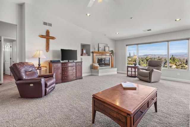 Image 4 of 31 For 1033 Via Contenta